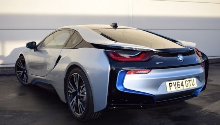 La BMW i8 di Wayne Rooney è in vendita a 70 mila euro - Foto 3 di 12