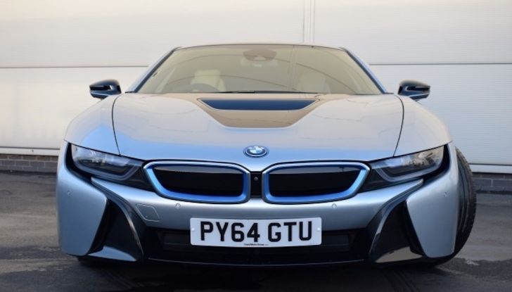 La BMW i8 di Wayne Rooney è in vendita a 70 mila euro - Foto 1 di 12