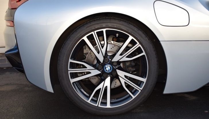 La BMW i8 di Wayne Rooney è in vendita a 70 mila euro - Foto 6 di 12