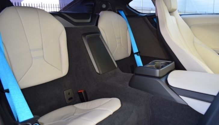 La BMW i8 di Wayne Rooney è in vendita a 70 mila euro - Foto 12 di 12