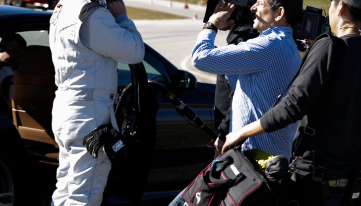 La BMW M5 nel Guinness World Record per il Drifting più lungo al mondo - Foto 13 di 17