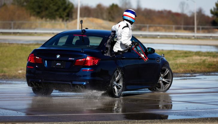La BMW M5 nel Guinness World Record per il Drifting più lungo al mondo - Foto 14 di 17