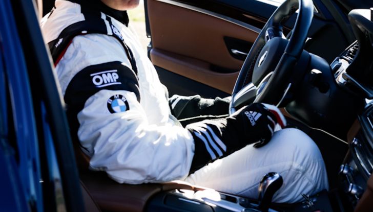 La BMW M5 nel Guinness World Record per il Drifting più lungo al mondo - Foto 16 di 17