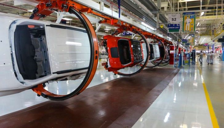 Marchionne: entro il 2025 più della metà delle auto saranno ibride o elettriche - Foto 16 di 17