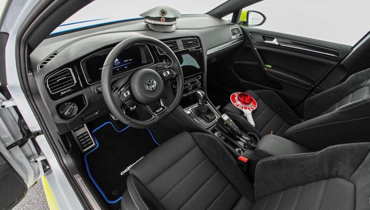 La Volkswagen Golf R della Polizia tedesca da 400 CV - Foto 2 di 6