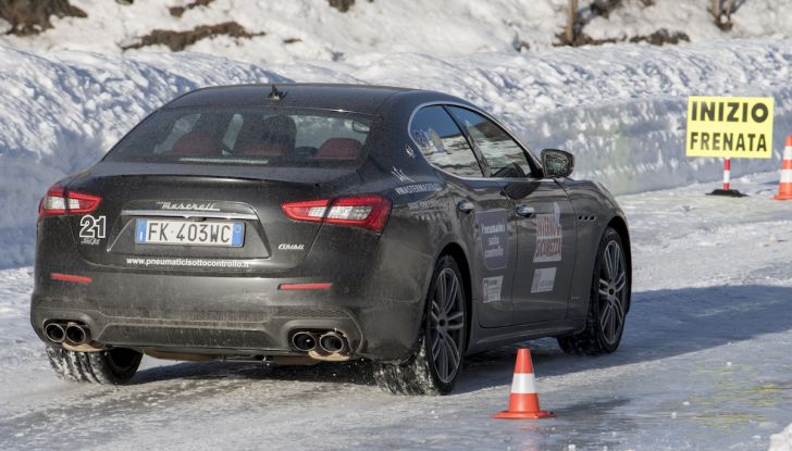 Pneumatici invernali: test per metterli alla prova contro le gomme estive - Foto 4 di 9