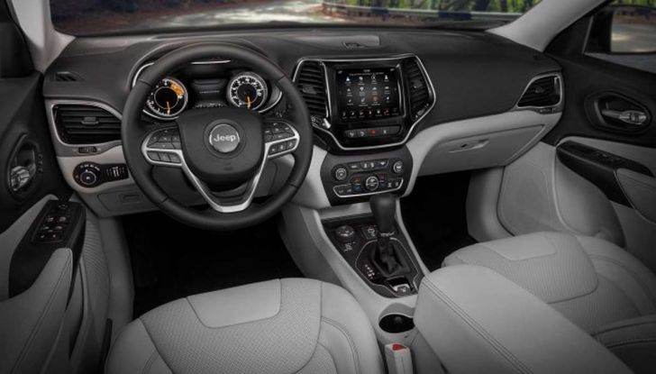 Nuova Jeep Cherokee a 299€ al mese con Freedom Days - Foto 8 di 16