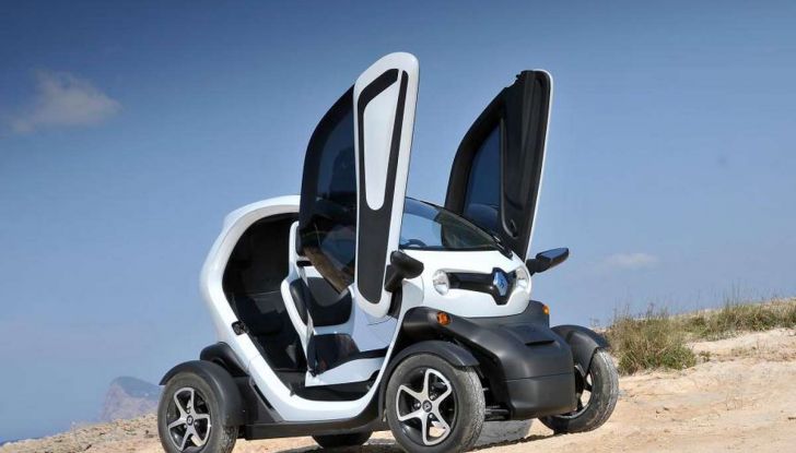 Marchionne: entro il 2025 più della metà delle auto saranno ibride o elettriche - Foto 15 di 17