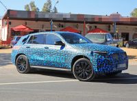 Mercedes EQ C, il nuovo SUV elettrico debutta su strada