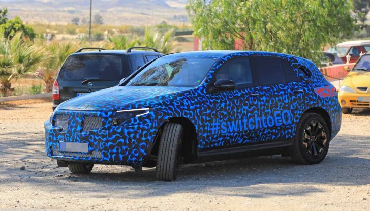 Mercedes EQ C, il nuovo SUV elettrico debutta su strada - Foto 10 di 18