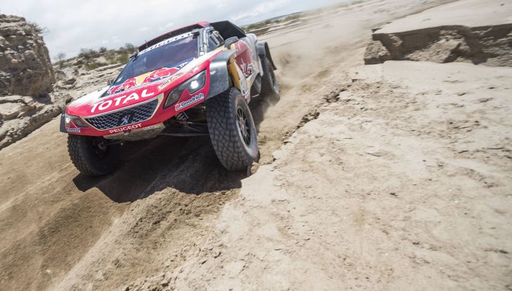 Oggi tappa infuocata per le Peugeot 3008 DKR - Foto 2 di 6
