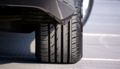 Check-Up estivo degli pneumatici: controlli, precauzioni e consigli con Michelin