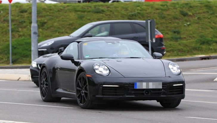Porsche 911 Cabrio MY2019, prime foto dei test su strada - Foto 5 di 9