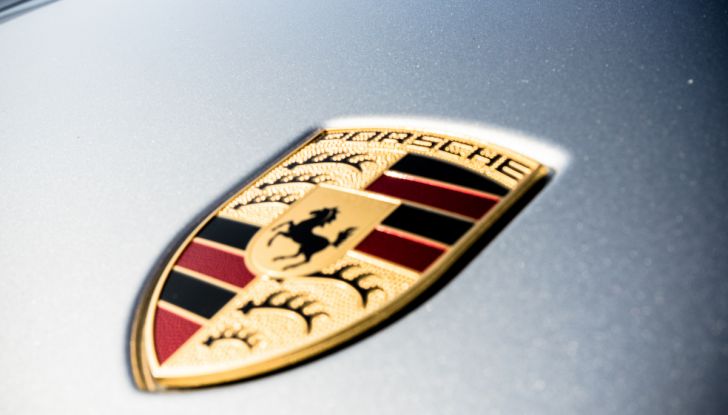 Prova su strada Porsche Panamera 4 E-Hybrid: spettacolo d’elite con la seconda serie - Foto 12 di 34