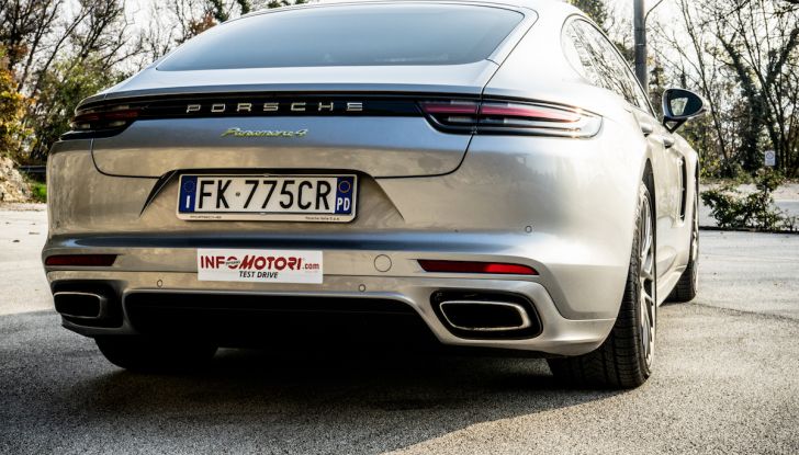 Prova su strada Porsche Panamera 4 E-Hybrid: spettacolo d’elite con la seconda serie - Foto 13 di 34