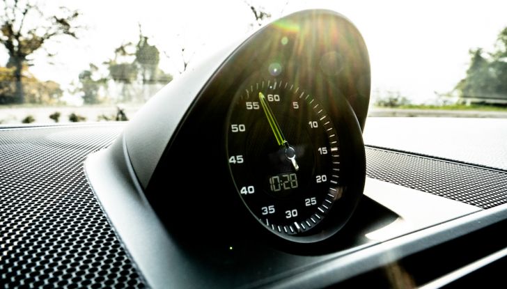 Prova su strada Porsche Panamera 4 E-Hybrid: spettacolo d’elite con la seconda serie - Foto 25 di 34