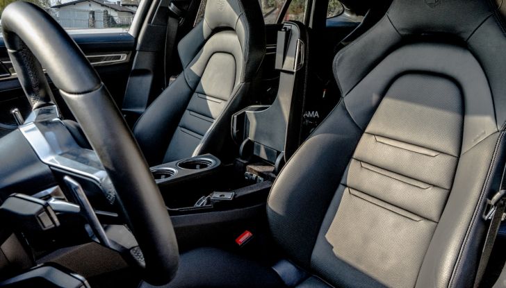 Prova su strada Porsche Panamera 4 E-Hybrid: spettacolo d’elite con la seconda serie - Foto 29 di 34