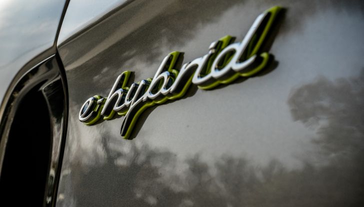 Prova su strada Porsche Panamera 4 E-Hybrid: spettacolo d’elite con la seconda serie - Foto 7 di 34