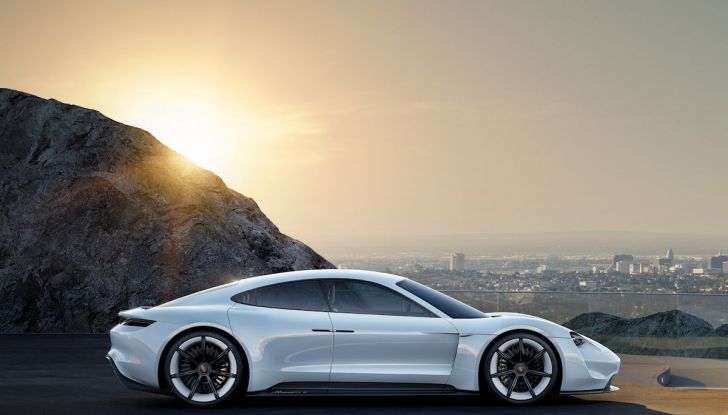 Il futuro elettrico di Porsche con Mission E, Ionity e l’ibrido Plug-In - Foto 3 di 6
