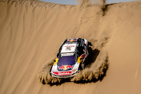 Dakar 2018 – Le Peugeot 3008DKR Maxi arrivano in gruppo alla fine della terza tappa - Foto 4 di 4