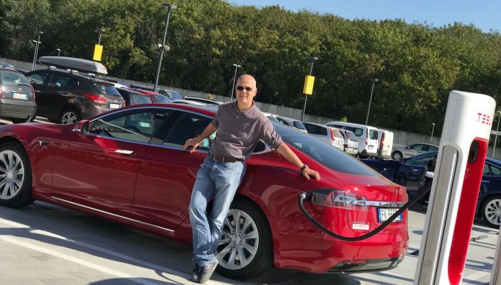 Restare in forma guidando un auto elettrica: più strada e una dieta più sana - Foto 2 di 15