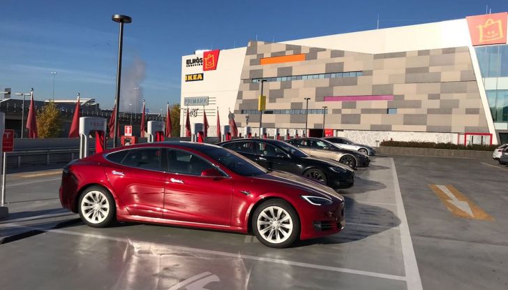 Restare in forma guidando un auto elettrica: più strada e una dieta più sana - Foto 10 di 15
