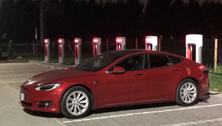 Restare in forma guidando un auto elettrica: più strada e una dieta più sana - Foto 13 di 15