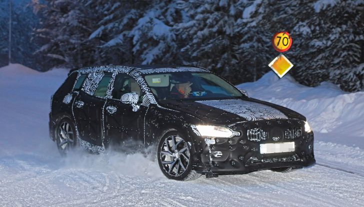 Volvo V60 2018: tutta nuova, con linee più moderne e tanta tecnologia - Foto 4 di 20
