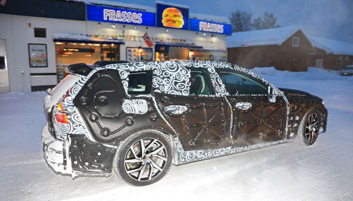 Volvo V60 2018: tutta nuova, con linee più moderne e tanta tecnologia - Foto 11 di 20