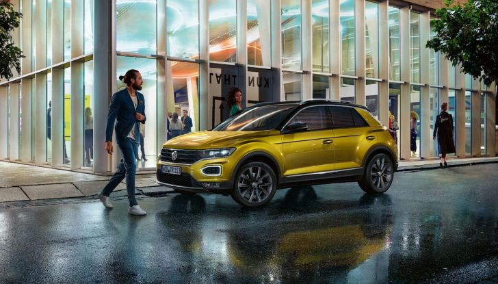 Volkswagen T-Roc 2018 presentato nelle concessionarie - Foto 1 di 15