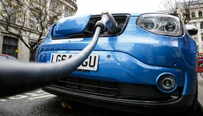 Auto elettriche: si risparmiano almeno 12.000€ in 10 anni