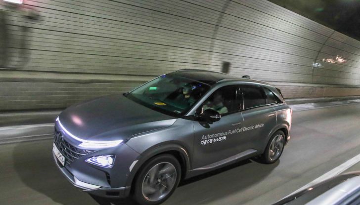 Hyundai Nexo: auto a idrogeno Fuel Cell e a guida autonoma di livello 4 - Foto 4 di 4