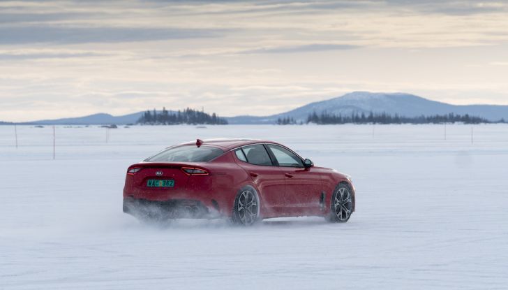 Kia Stinger 2018: prova su strada della GT Made in Korea - Foto 12 di 19