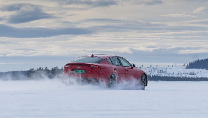 Kia Stinger 2018: prova su strada della GT Made in Korea - Foto 15 di 19