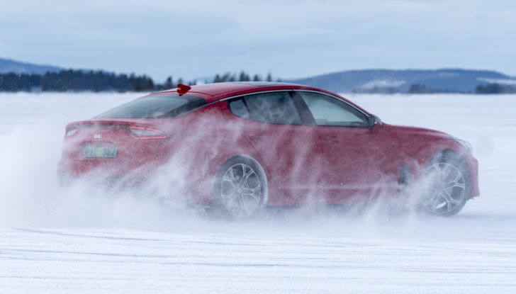 Kia Stinger 2018: prova su strada della GT Made in Korea - Foto 17 di 19
