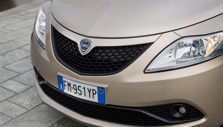 Nuova Lancia Ypsilon 2018: arrivano Elefantino Blu, Gold e Platinum - Foto 29 di 33