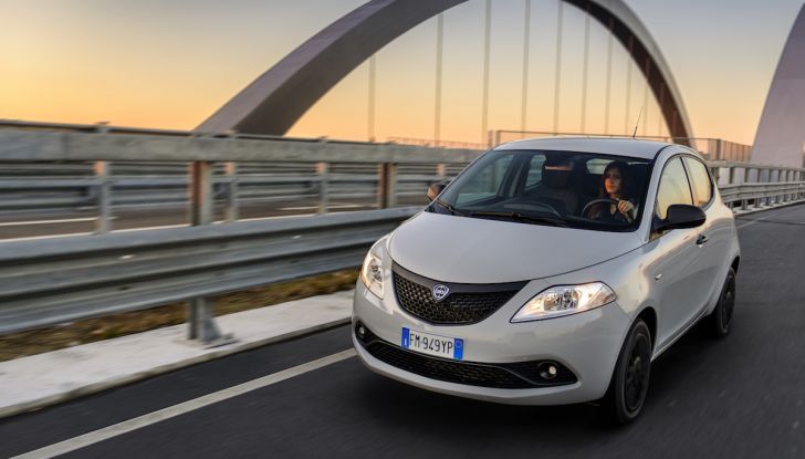 Nuova Lancia Ypsilon 2018: arrivano Elefantino Blu, Gold e Platinum - Foto 31 di 33