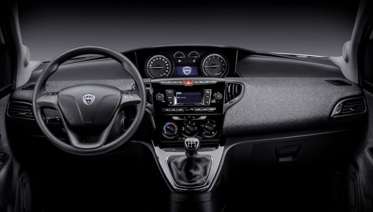 Nuova Lancia Ypsilon 2018: arrivano Elefantino Blu, Gold e Platinum - Foto 32 di 33