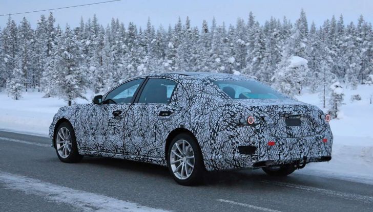 Mercedes Classe S, la nuova generazione impegnata nei test drive - Foto 3 di 17