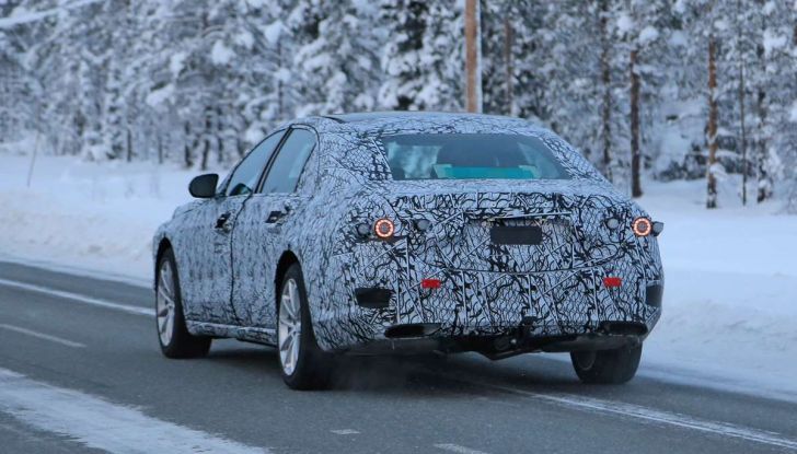 Mercedes Classe S, la nuova generazione impegnata nei test drive - Foto 9 di 17