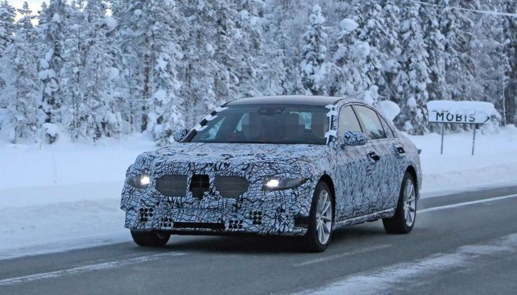 Mercedes Classe S, la nuova generazione impegnata nei test drive - Foto 12 di 17