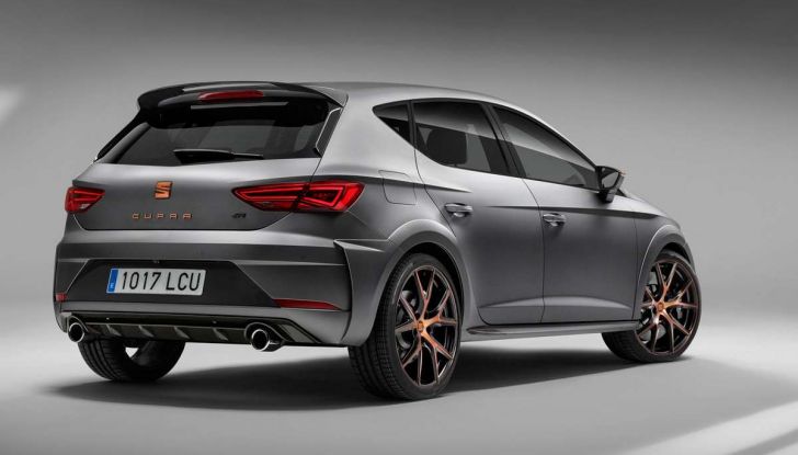 Cupra e Barcellona firmano un accordo per micromobilità e mobilità elettrica - Foto 5 di 11