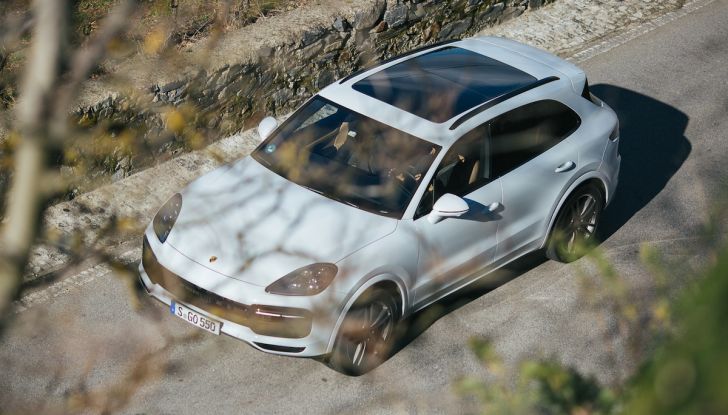 Porsche Cayenne 2018, prova su strada: la terza generazione allo stato dell’arte - Foto 22 di 44