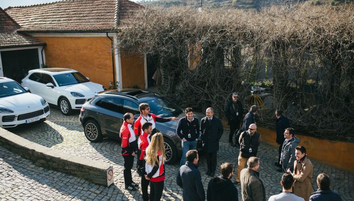 Porsche Cayenne 2018, prova su strada: la terza generazione allo stato dell’arte - Foto 26 di 44