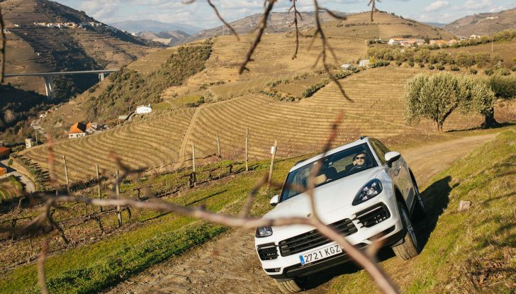 Porsche Cayenne 2018, prova su strada: la terza generazione allo stato dell’arte - Foto 30 di 44