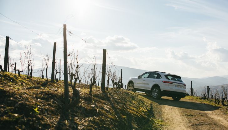 Porsche Cayenne 2018, prova su strada: la terza generazione allo stato dell’arte - Foto 35 di 44