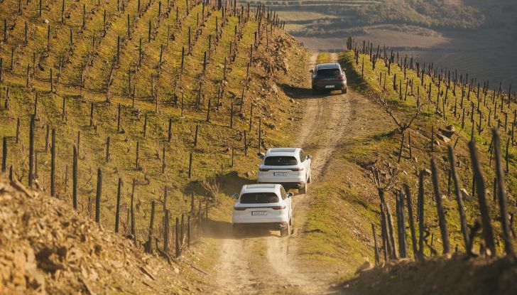 Porsche Cayenne 2018, prova su strada: la terza generazione allo stato dell’arte - Foto 36 di 44