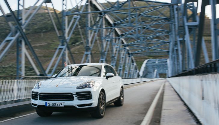 Porsche Cayenne 2018, prova su strada: la terza generazione allo stato dell’arte - Foto 37 di 44