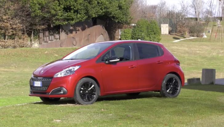 Peugeot 208 Black Line 2018, versione limitata da 1.200 esemplari - Foto 3 di 6
