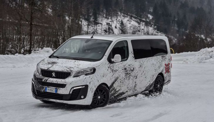 Peugeot Traveller Traction Control, il multispazio con trazione integrale - Foto 1 di 9